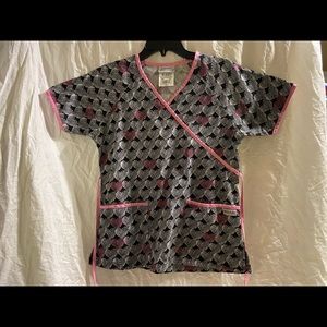 Uniform Advantage Hearts Pattern Size XS Scrub Top